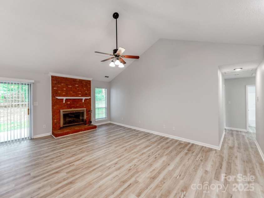 10736 Spruce Mountain Road, Charlotte, NC 28214.  MLS# CAR4263827, YatesRealty ID 19110. 
