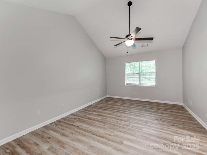 10736 Spruce Mountain Road, Charlotte, NC 28214.  MLS# CAR4263827, YatesRealty ID 19110. 