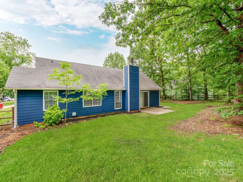10736 Spruce Mountain Road, Charlotte, NC 28214.  MLS# CAR4263827, YatesRealty ID 19110. 