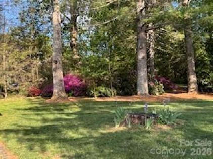 121 Churchill Downs Drive, Fairview, NC 28730.  MLS# CAR4366087, YatesRealty ID 19111. 