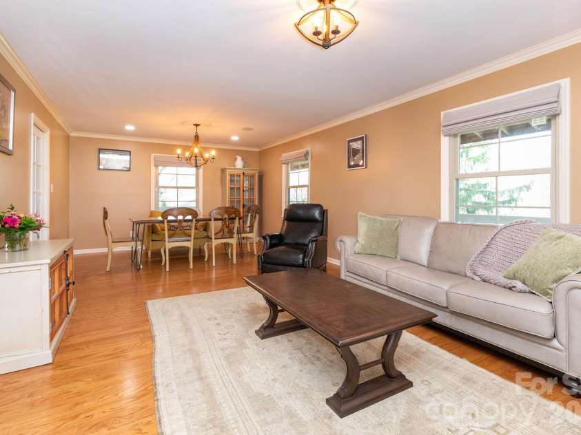 121 Churchill Downs Drive, Fairview, NC 28730.  MLS# CAR4366087, YatesRealty ID 19111. Dining/Living Area