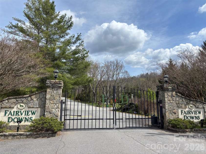 121 Churchill Downs Drive, Fairview, NC 28730.  MLS# CAR4366087, YatesRealty ID 19111. Fairview Downs
