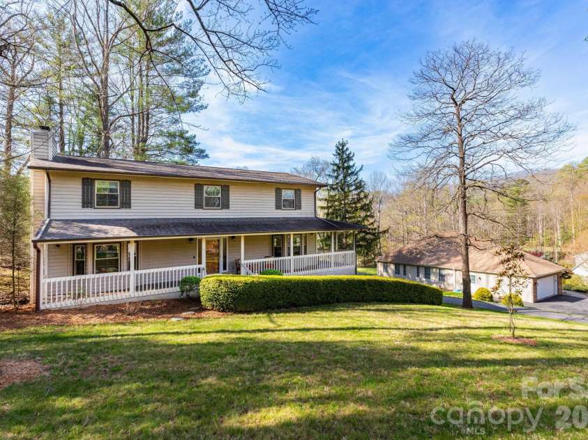 121 Churchill Downs Drive, Fairview, NC 28730.  MLS# CAR4366087, YatesRealty ID 19111. Serene Setting