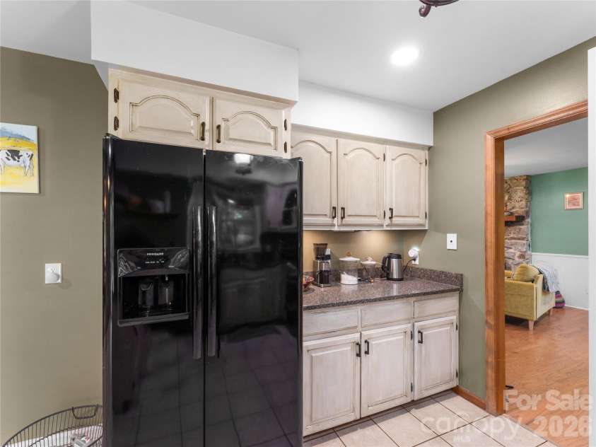 121 Churchill Downs Drive, Fairview, NC 28730.  MLS# CAR4420443, YatesRealty ID 19111. 