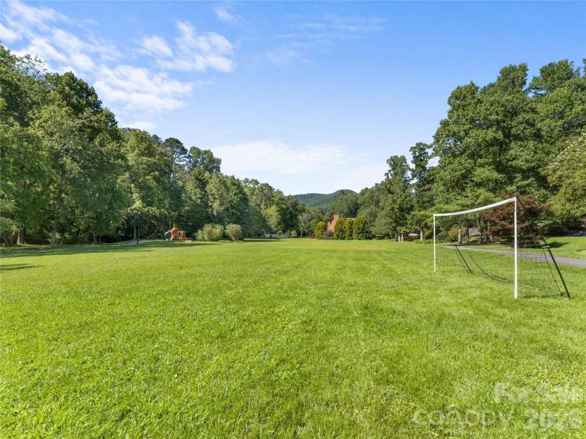 121 Churchill Downs Drive, Fairview, NC 28730.  MLS# CAR4420443, YatesRealty ID 19111. 