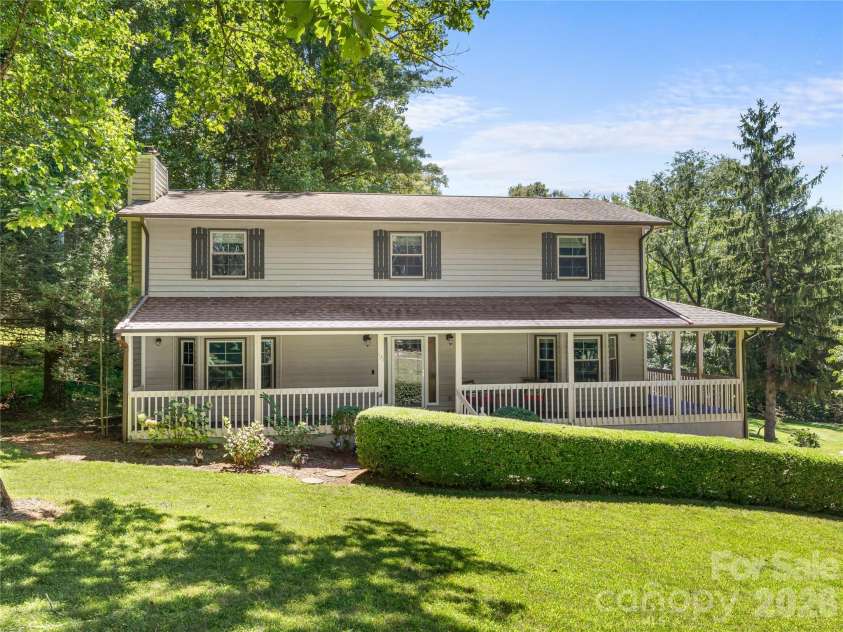121 Churchill Downs Drive, Fairview, NC 28730.  MLS# CAR4420443, YatesRealty ID 19111. Welcome Home