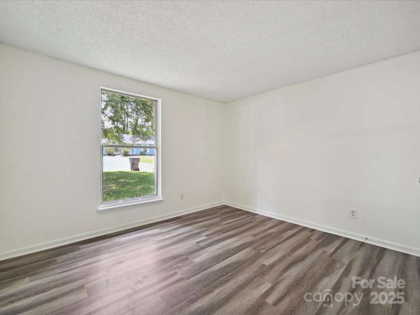 5811 Rock Hollow Drive, Charlotte, NC 28212.  MLS# CAR4268092, YatesRealty ID 19111. 2nd bedroom