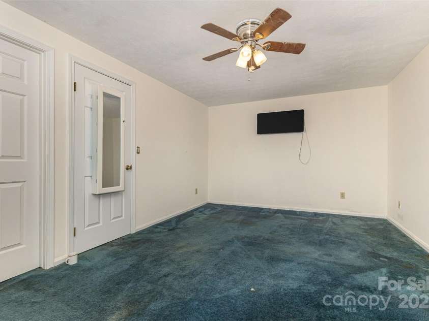 7304 Pebblestone Drive, Charlotte, NC 28212.  MLS# CAR4263270, YatesRealty ID 19112. Primary bedroom upstairs