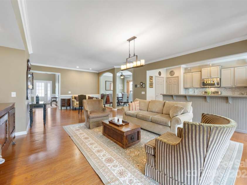 5981 Bison Court, Fort Mill, SC 29707.  MLS# CAR4209412, YatesRealty ID 19113. Great room