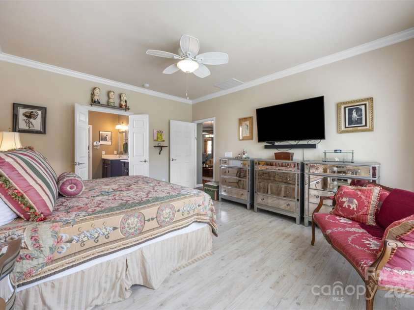 5981 Bison Court, Fort Mill, SC 29707.  MLS# CAR4209412, YatesRealty ID 19113. Primary bedroom