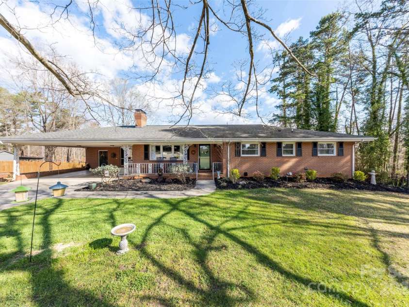 2540 Deal Road, Mooresville, NC 28115.  MLS# CAR4234978, YatesRealty ID 19114. 