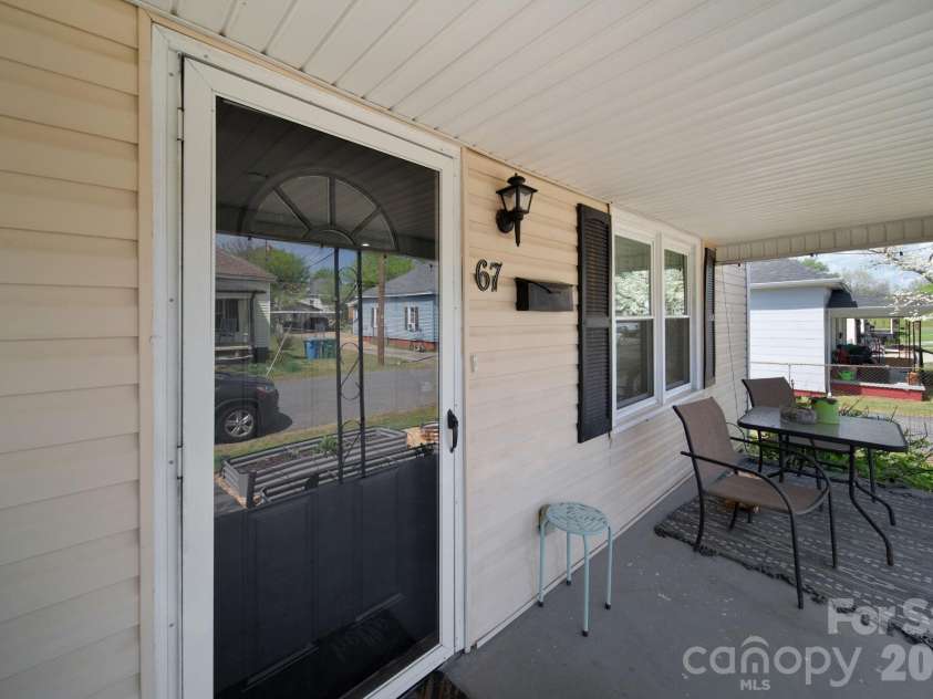 67 4th Street, Cramerton, NC 28032.  MLS# CAR4366215, YatesRealty ID 19114. 