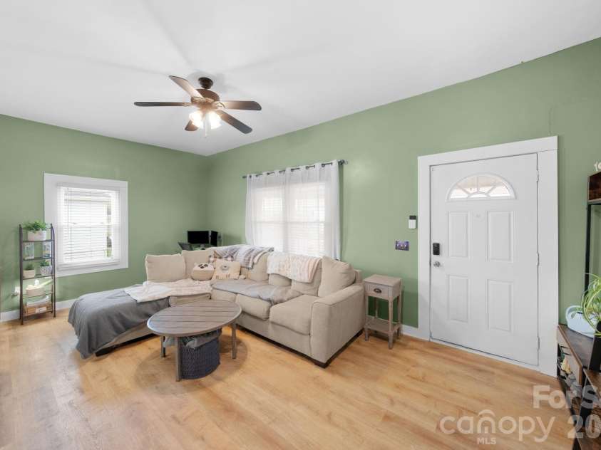 67 4th Street, Cramerton, NC 28032.  MLS# CAR4366215, YatesRealty ID 19114. 