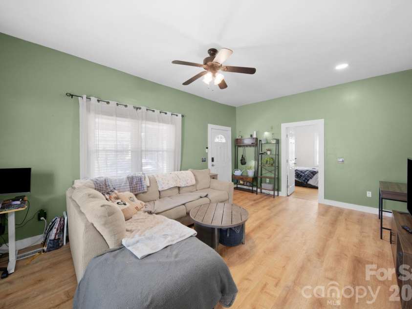 67 4th Street, Cramerton, NC 28032.  MLS# CAR4366215, YatesRealty ID 19114. 