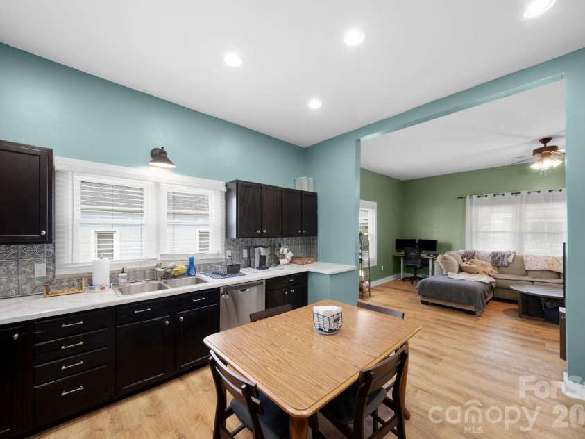 67 4th Street, Cramerton, NC 28032.  MLS# CAR4366215, YatesRealty ID 19114. 