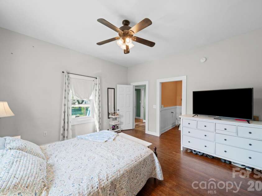 67 4th Street, Cramerton, NC 28032.  MLS# CAR4366215, YatesRealty ID 19114. 