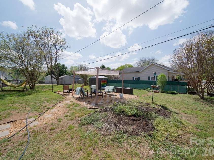 67 4th Street, Cramerton, NC 28032.  MLS# CAR4366215, YatesRealty ID 19114. 