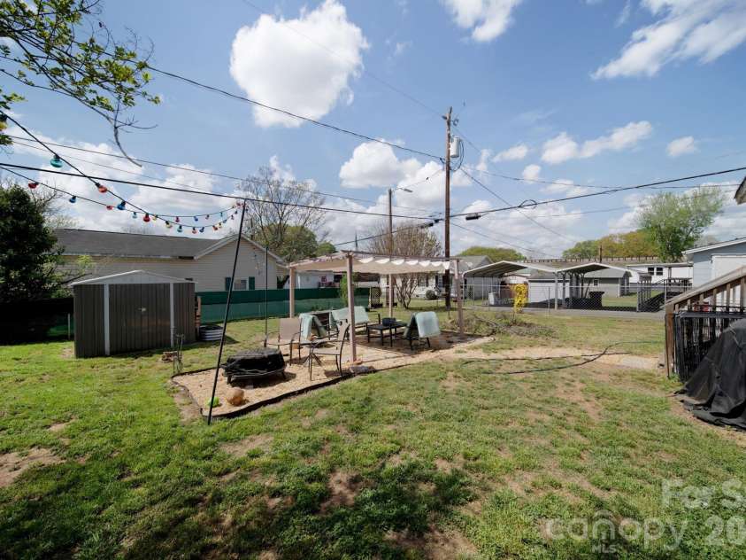 67 4th Street, Cramerton, NC 28032.  MLS# CAR4366215, YatesRealty ID 19114. 