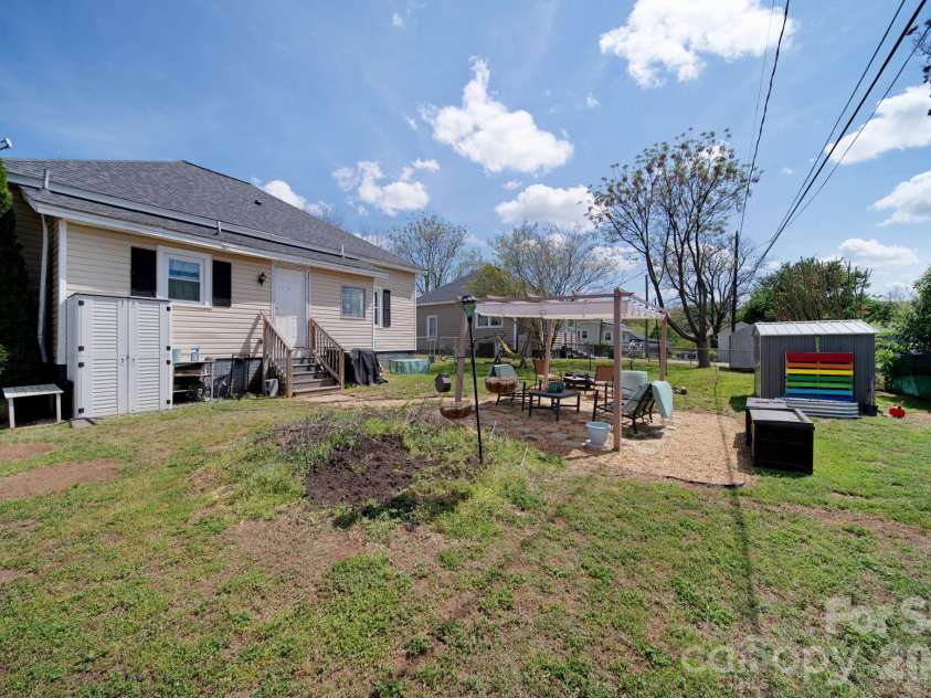 67 4th Street, Cramerton, NC 28032.  MLS# CAR4366215, YatesRealty ID 19114. 