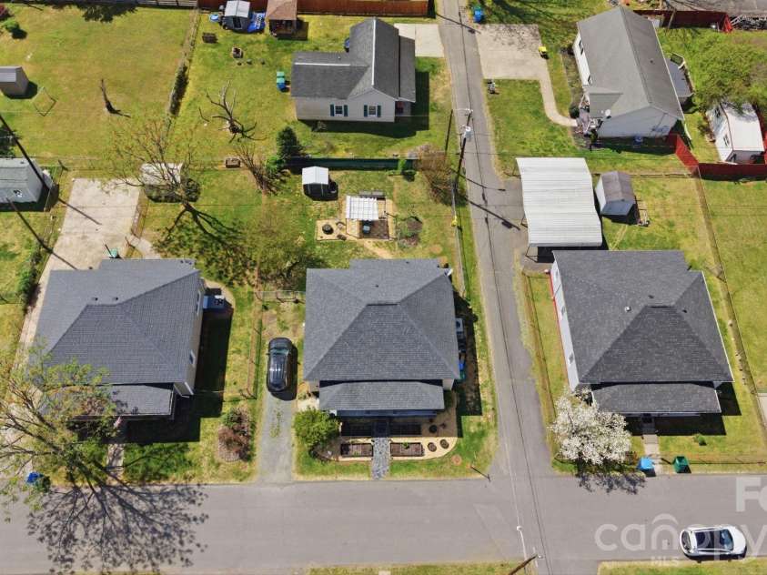 67 4th Street, Cramerton, NC 28032.  MLS# CAR4366215, YatesRealty ID 19114. 