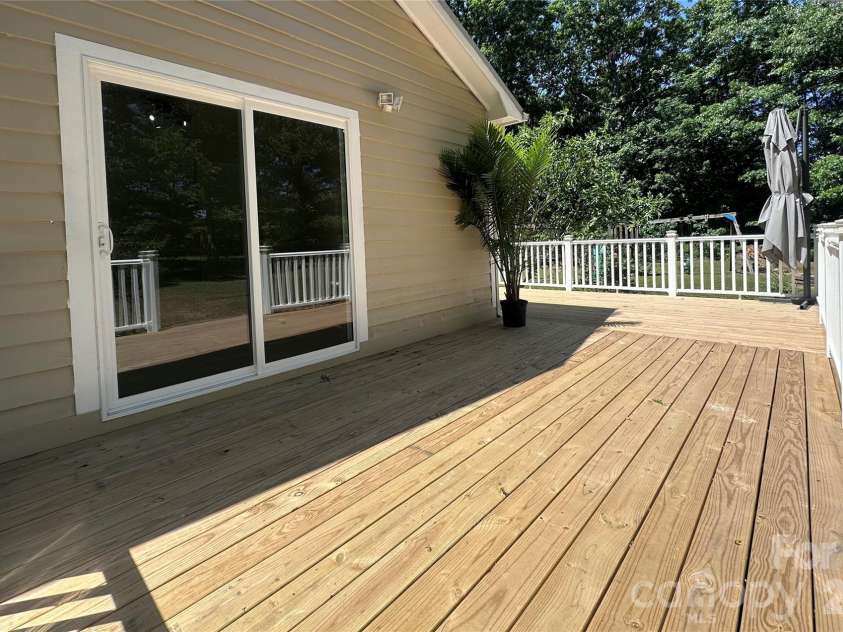 1105 Woodside Drive, Salisbury, NC 28146.  MLS# CAR4372030, YatesRealty ID 19115. 