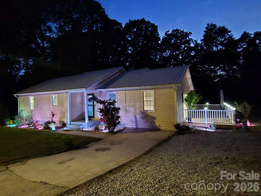 1105 Woodside Drive, Salisbury, NC 28146.  MLS# CAR4372030, YatesRealty ID 19115. 