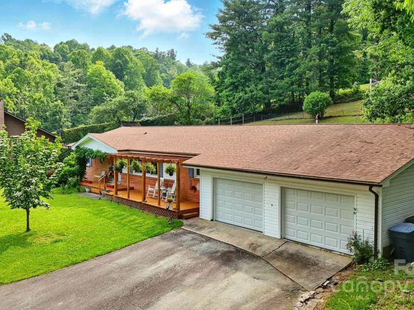 155 John Thomas Drive, Boone, NC 28607.  MLS# CAR4269752, YatesRealty ID 19115. 