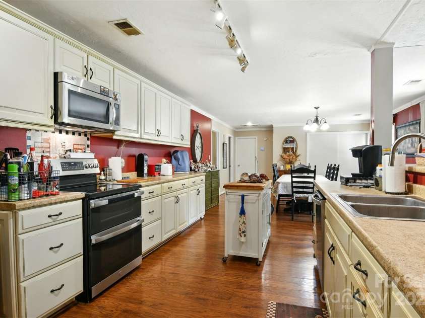 155 John Thomas Drive, Boone, NC 28607.  MLS# CAR4269752, YatesRealty ID 19115. 