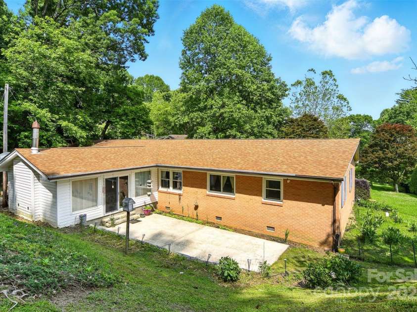 155 John Thomas Drive, Boone, NC 28607.  MLS# CAR4269752, YatesRealty ID 19115. 
