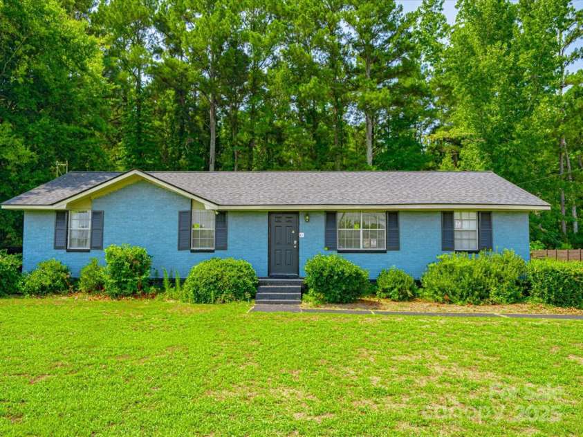 1035 Chesterfield Highway, Cheraw, SC 29520.  MLS# CAR4269779, YatesRealty ID 19116. 