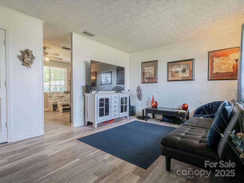 1035 Chesterfield Highway, Cheraw, SC 29520.  MLS# CAR4269779, YatesRealty ID 19116. 