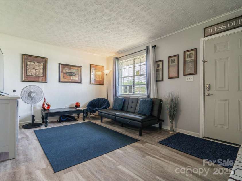 1035 Chesterfield Highway, Cheraw, SC 29520.  MLS# CAR4269779, YatesRealty ID 19116. 