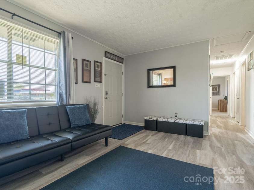 1035 Chesterfield Highway, Cheraw, SC 29520.  MLS# CAR4269779, YatesRealty ID 19116. 