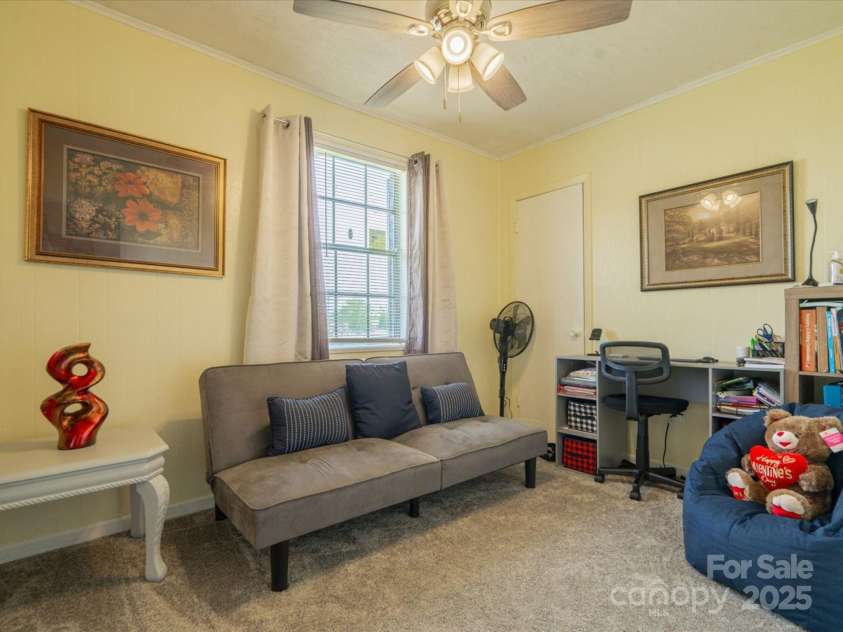 1035 Chesterfield Highway, Cheraw, SC 29520.  MLS# CAR4269779, YatesRealty ID 19116. 