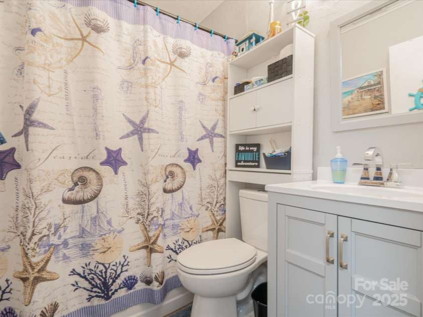 1035 Chesterfield Highway, Cheraw, SC 29520.  MLS# CAR4269779, YatesRealty ID 19116. 