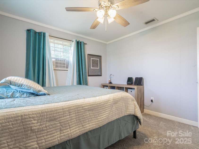 1035 Chesterfield Highway, Cheraw, SC 29520.  MLS# CAR4269779, YatesRealty ID 19116. 