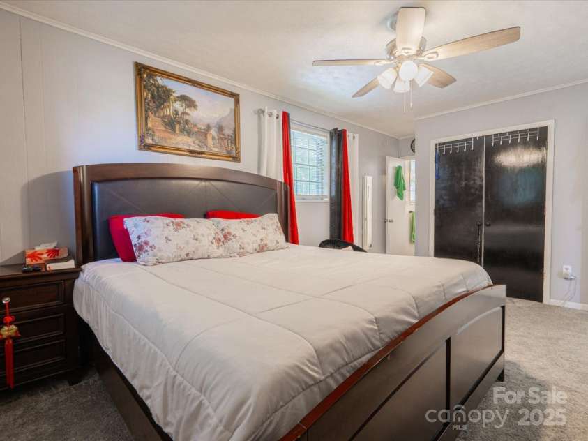 1035 Chesterfield Highway, Cheraw, SC 29520.  MLS# CAR4269779, YatesRealty ID 19116. 