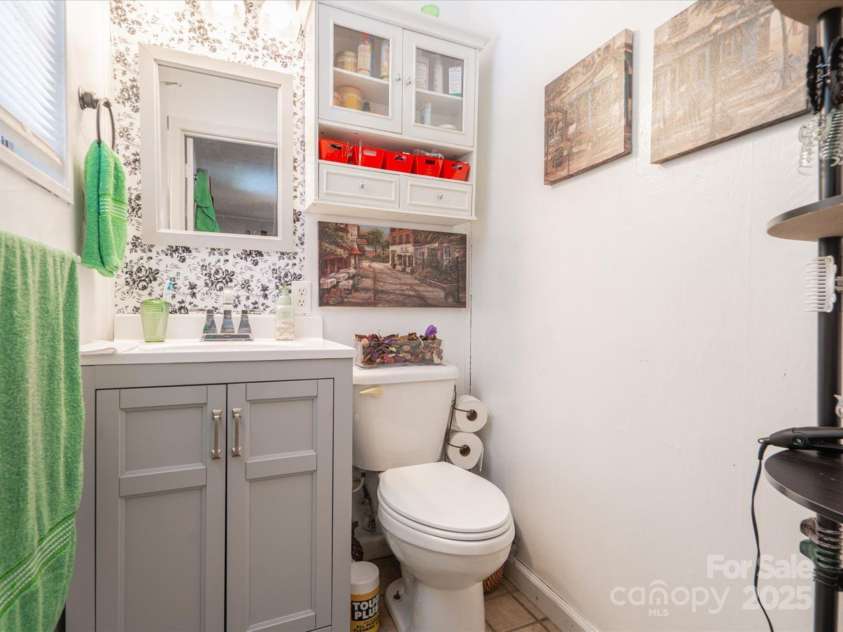 1035 Chesterfield Highway, Cheraw, SC 29520.  MLS# CAR4269779, YatesRealty ID 19116. 