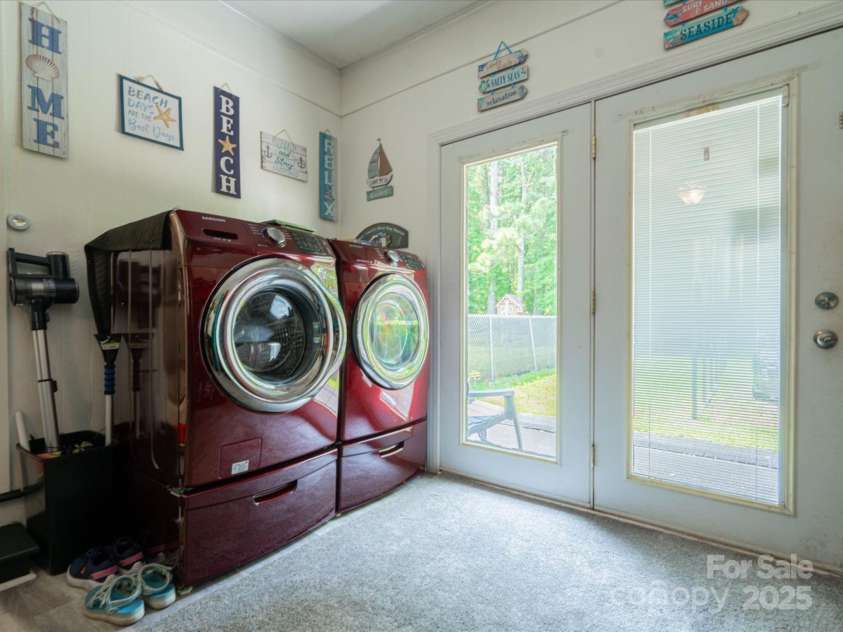 1035 Chesterfield Highway, Cheraw, SC 29520.  MLS# CAR4269779, YatesRealty ID 19116. 