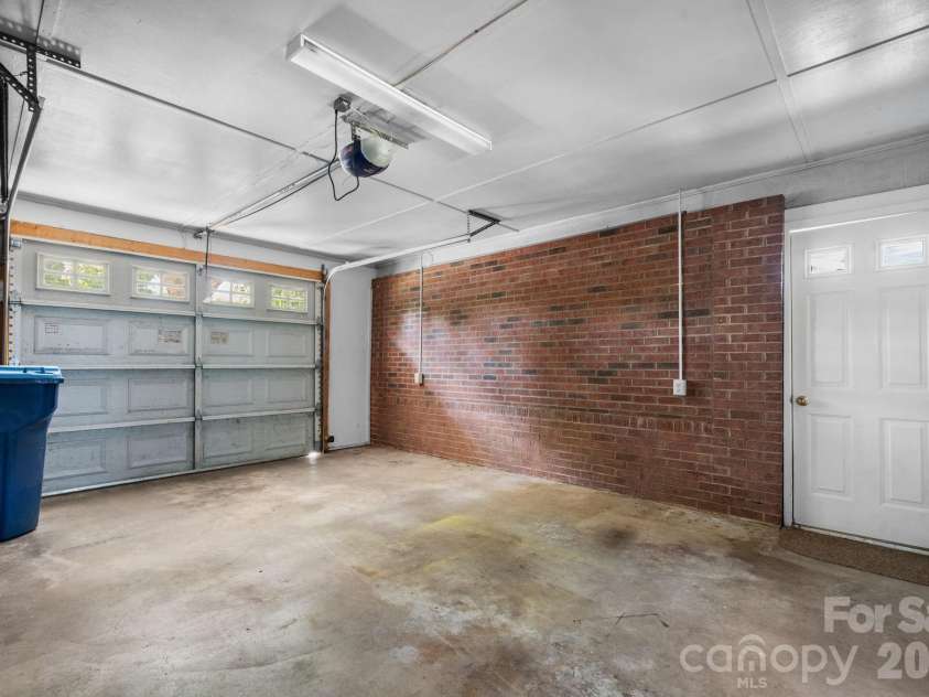 1341 26th Street, Hickory, NC 28602.  MLS# CAR4371574, YatesRealty ID 19116. 
