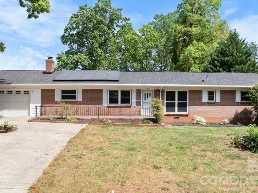 1341 26th Street, Hickory, NC 28602.  MLS# CAR4371574, YatesRealty ID 19116. 