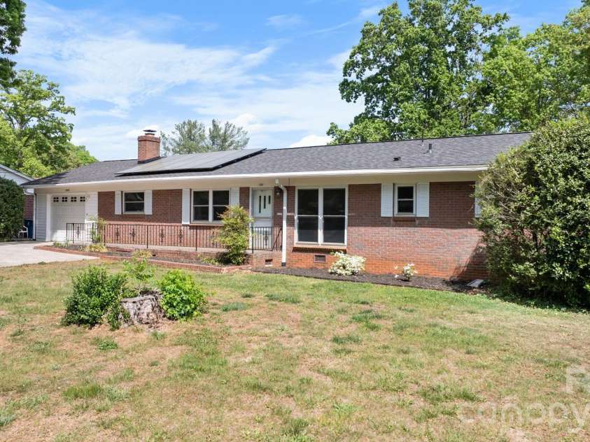 1341 26th Street, Hickory, NC 28602.  MLS# CAR4371574, YatesRealty ID 19116. 