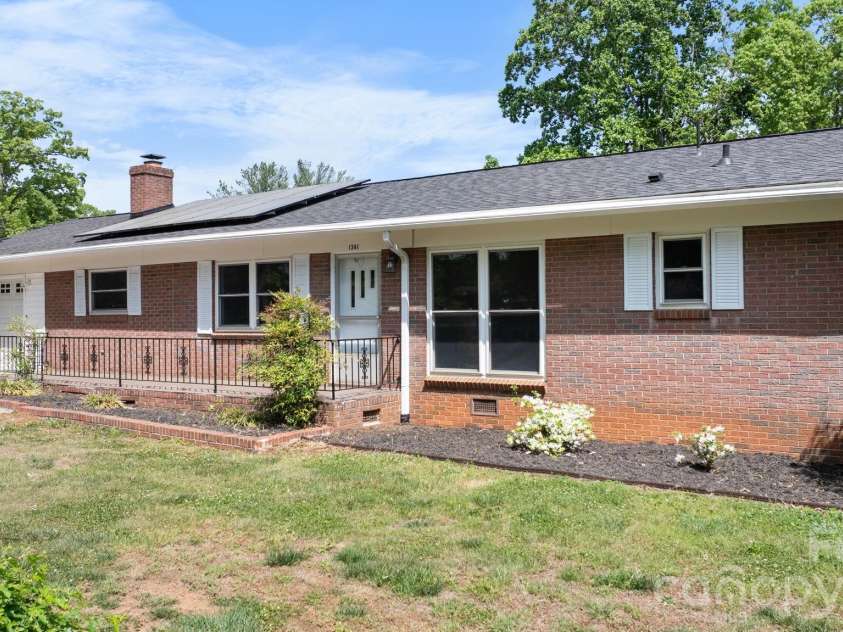 1341 26th Street, Hickory, NC 28602.  MLS# CAR4371574, YatesRealty ID 19116. 