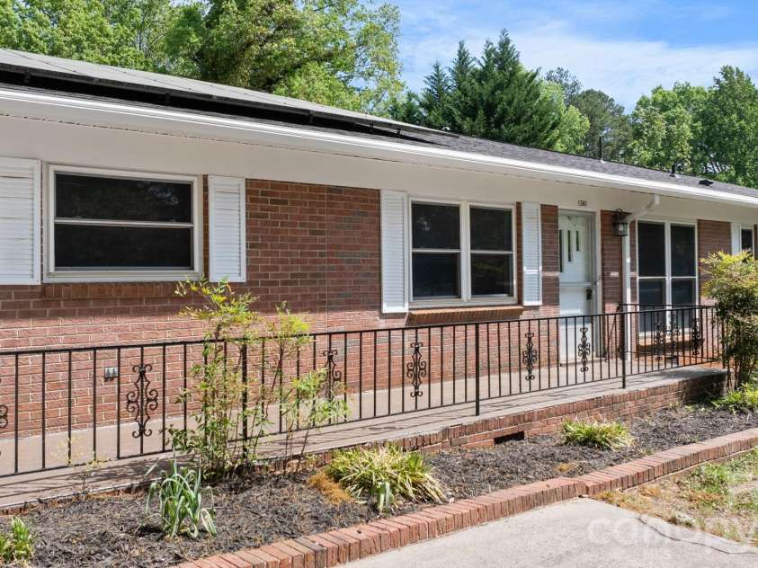 1341 26th Street, Hickory, NC 28602.  MLS# CAR4371574, YatesRealty ID 19116. 