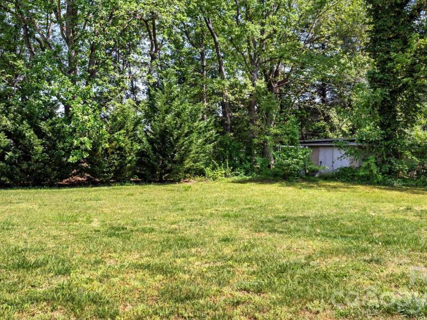 1341 26th Street, Hickory, NC 28602.  MLS# CAR4371574, YatesRealty ID 19116. 