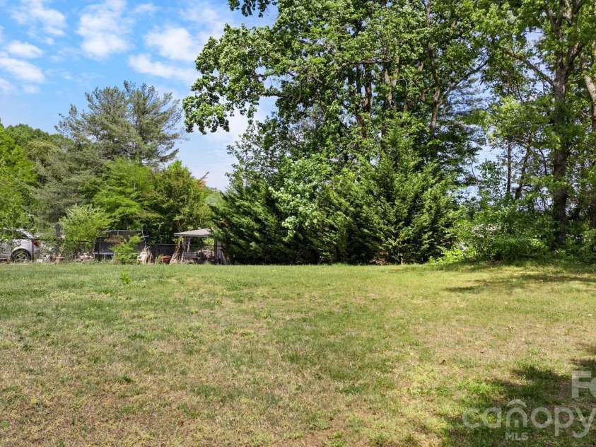 1341 26th Street, Hickory, NC 28602.  MLS# CAR4371574, YatesRealty ID 19116. 