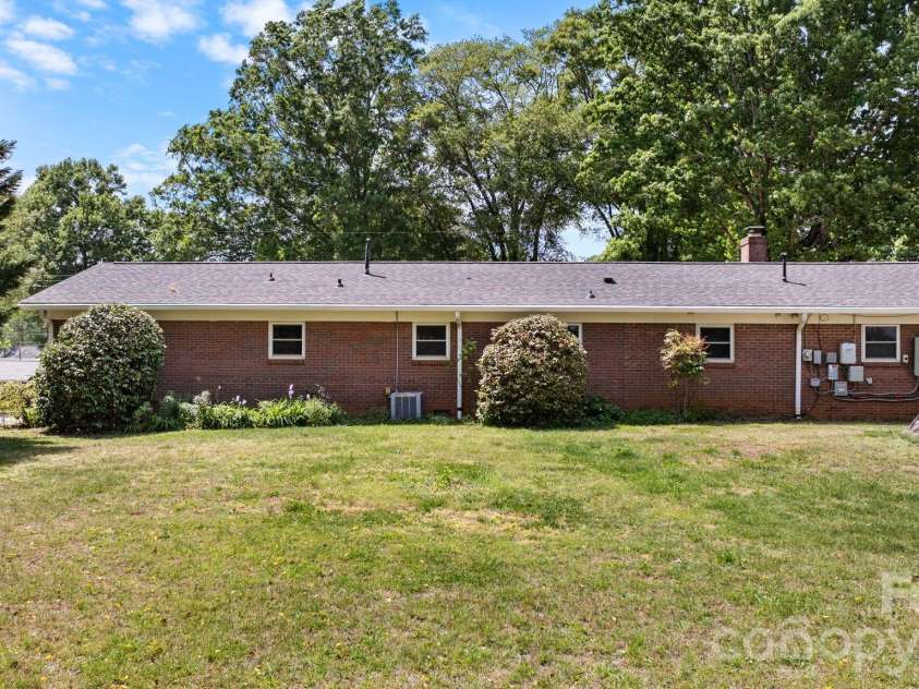 1341 26th Street, Hickory, NC 28602.  MLS# CAR4371574, YatesRealty ID 19116. 