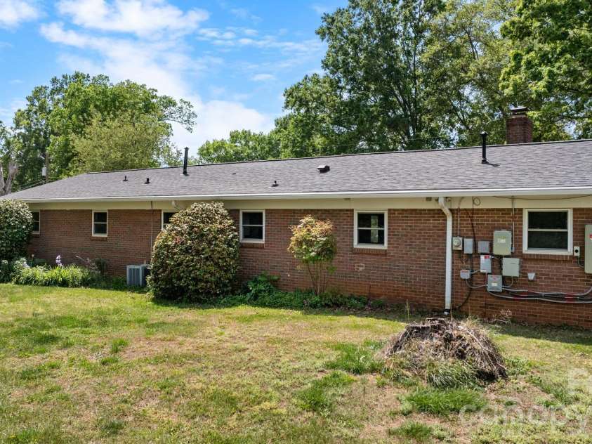 1341 26th Street, Hickory, NC 28602.  MLS# CAR4371574, YatesRealty ID 19116. 