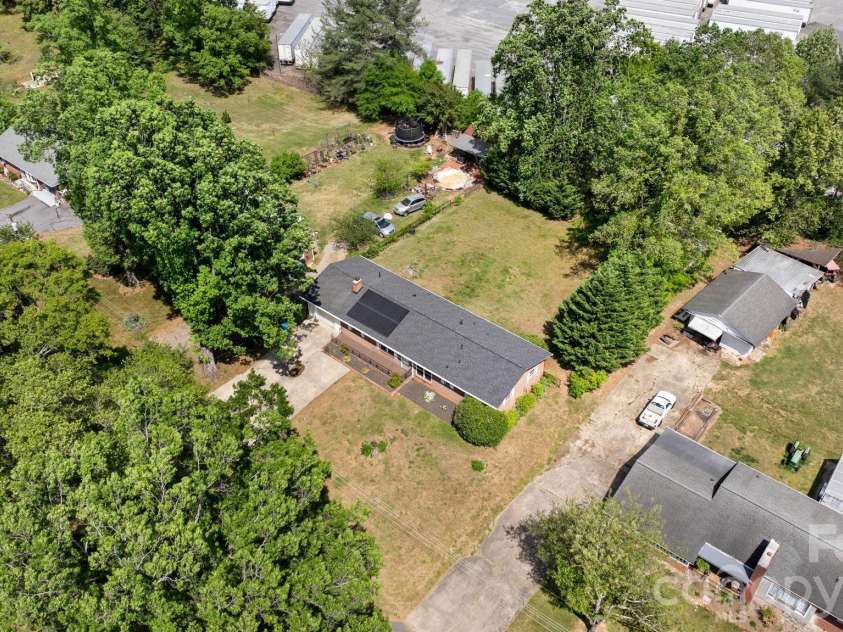 1341 26th Street, Hickory, NC 28602.  MLS# CAR4371574, YatesRealty ID 19116. 
