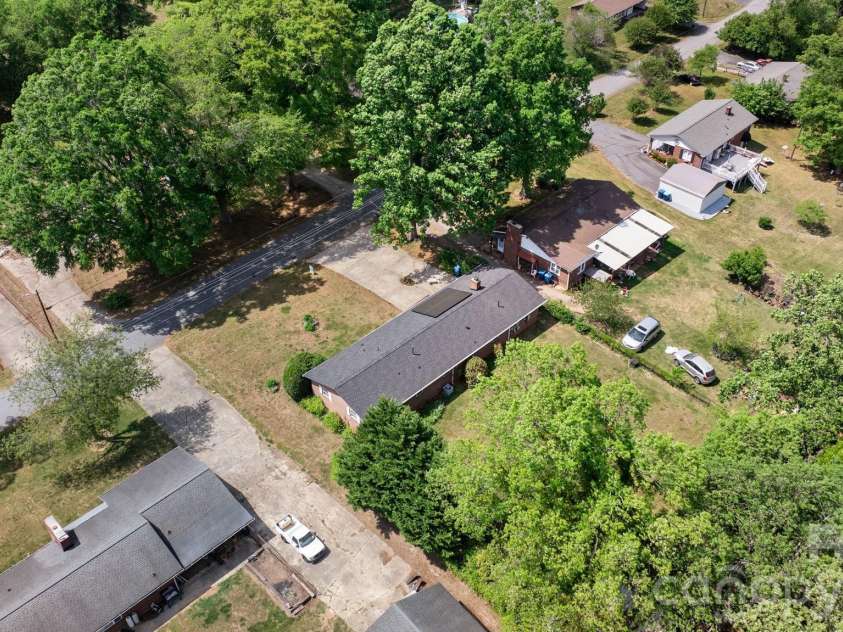 1341 26th Street, Hickory, NC 28602.  MLS# CAR4371574, YatesRealty ID 19116. 